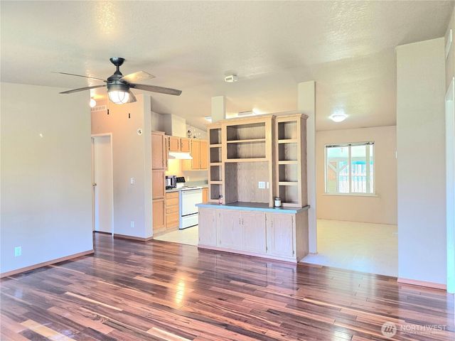 518 W Lee Avenue, Westport, WA 98595