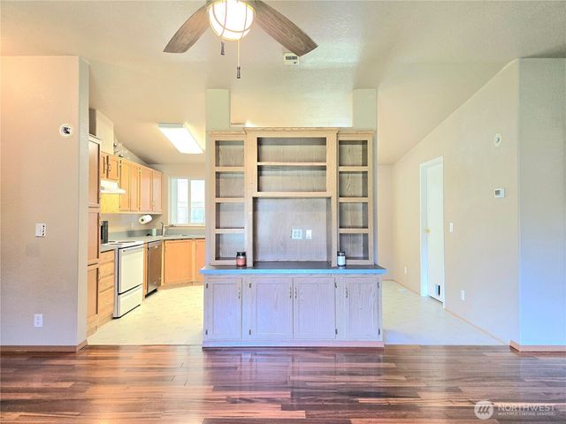 518 W Lee Avenue, Westport, WA 98595