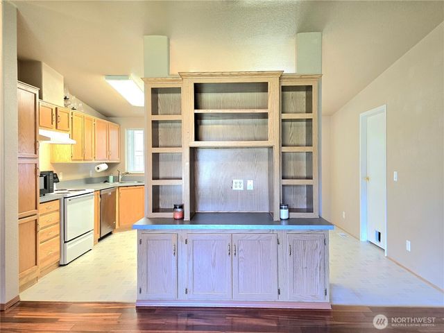 518 W Lee Avenue, Westport, WA 98595