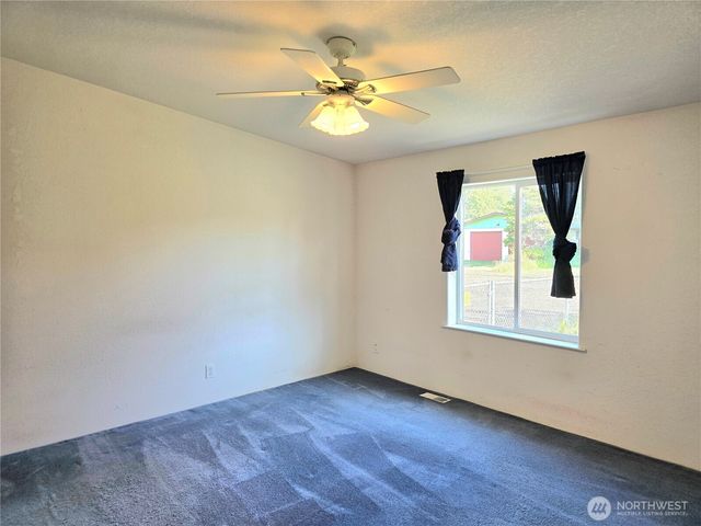 518 W Lee Avenue, Westport, WA 98595