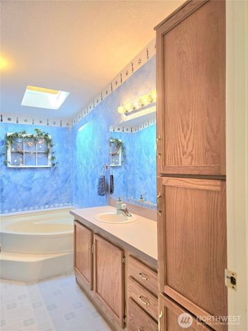 518 W Lee Avenue, Westport, WA 98595