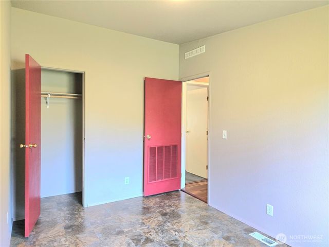 518 W Lee Avenue, Westport, WA 98595