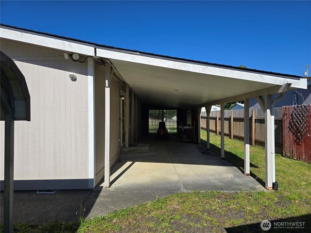 518 W Lee Avenue, Westport, WA 98595