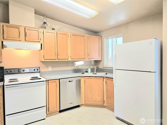 518 W Lee Avenue, Westport, WA 98595