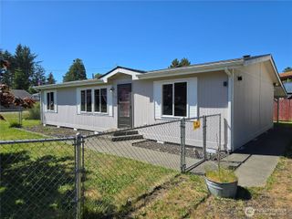 518 W Lee Avenue, Westport, WA 98595