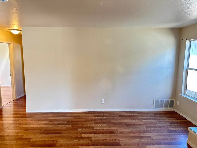 10538 Creekside Cir, Oakland, CA 94603