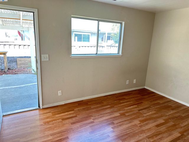 10538 Creekside Cir, Oakland, CA 94603