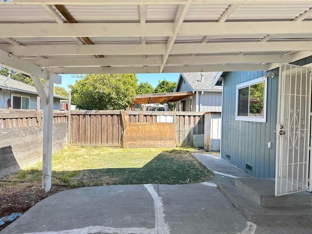 10538 Creekside Cir, Oakland, CA 94603