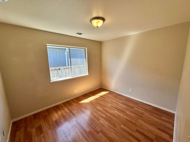 10538 Creekside Cir, Oakland, CA 94603