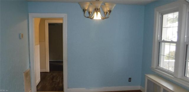 3855 Giles CIR, Norfolk, VA 23513