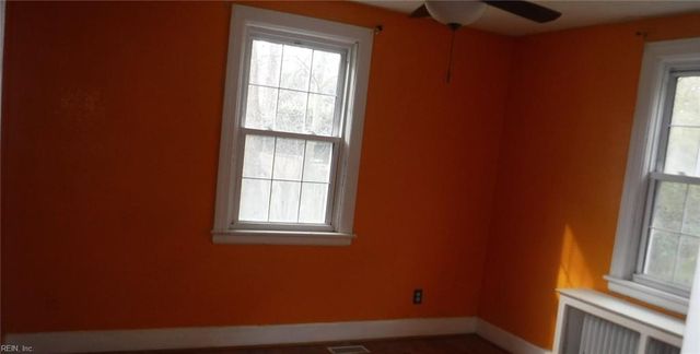 3855 Giles CIR, Norfolk, VA 23513