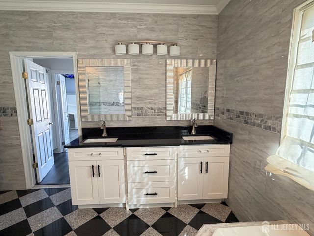 618 Lee Street, Perth Amboy, NJ 08861