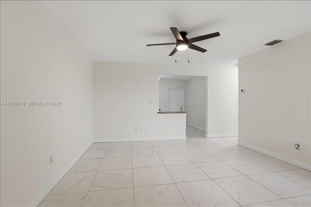 6111 SW 39th Ct 2, Davie, FL 33314