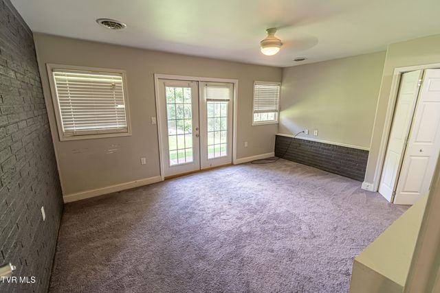 129 Grove Park Drive, Bristol, TN 37620