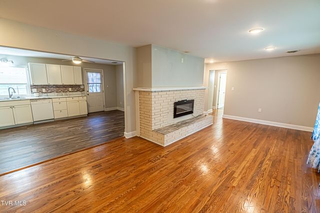 129 Grove Park Drive, Bristol, TN 37620