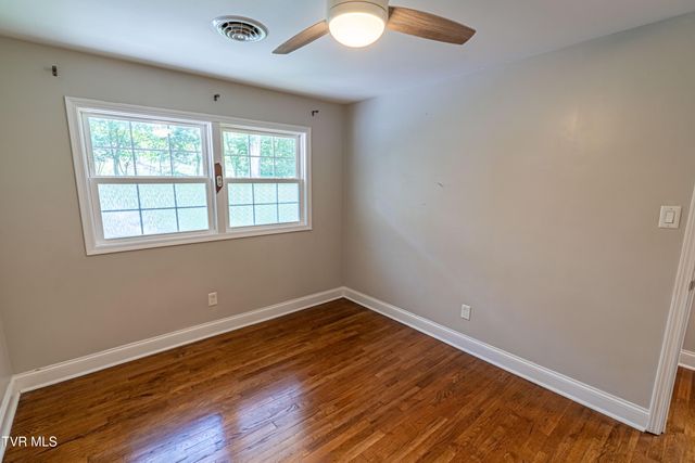 129 Grove Park Drive, Bristol, TN 37620