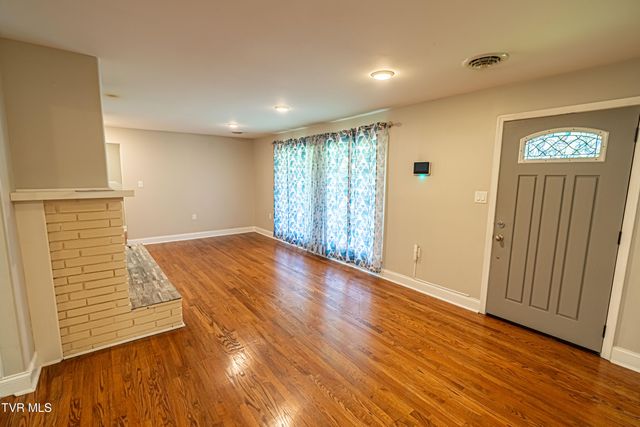 129 Grove Park Drive, Bristol, TN 37620