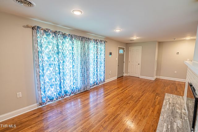 129 Grove Park Drive, Bristol, TN 37620