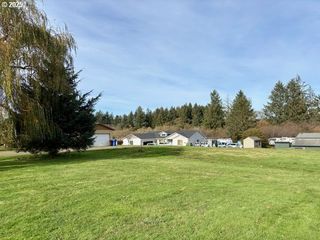 12TH St # 2405, Tillamook, OR 97141