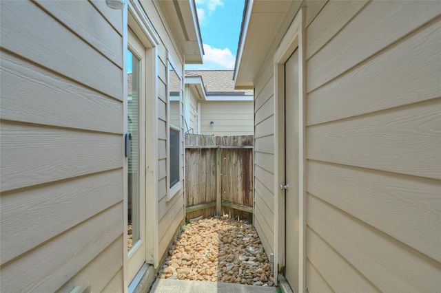 21718 Grassy Hill Lane, Spring, TX 77388