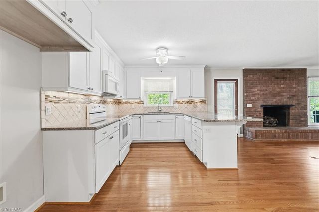 1714 Valley Brook Road, Clemmons, NC 27012