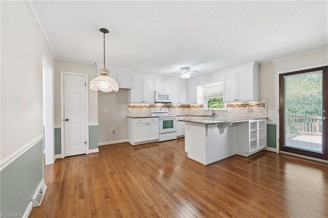 1714 Valley Brook Road, Clemmons, NC 27012