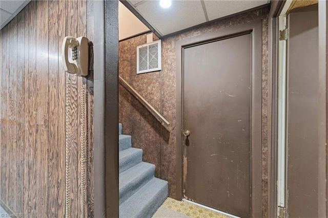 1714 Valley Brook Road, Clemmons, NC 27012