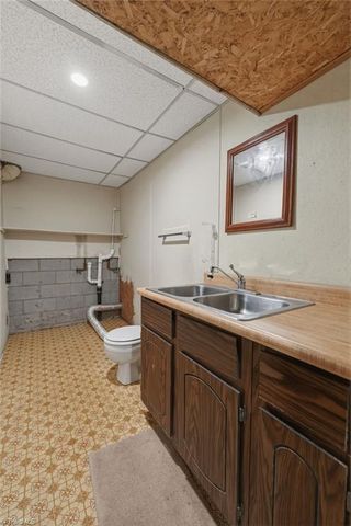 1714 Valley Brook Road, Clemmons, NC 27012