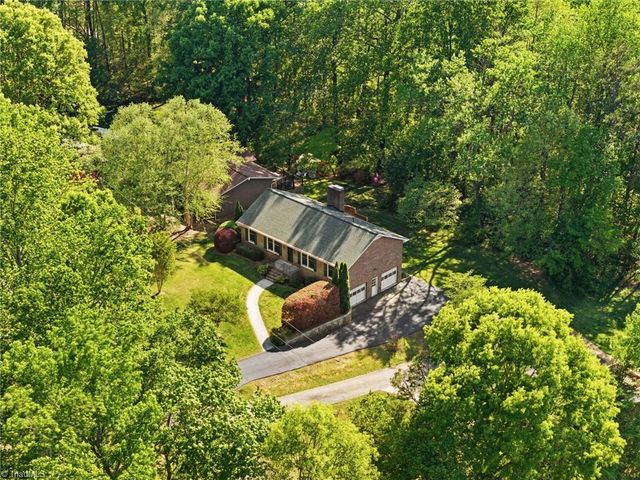 1714 Valley Brook Road, Clemmons, NC 27012
