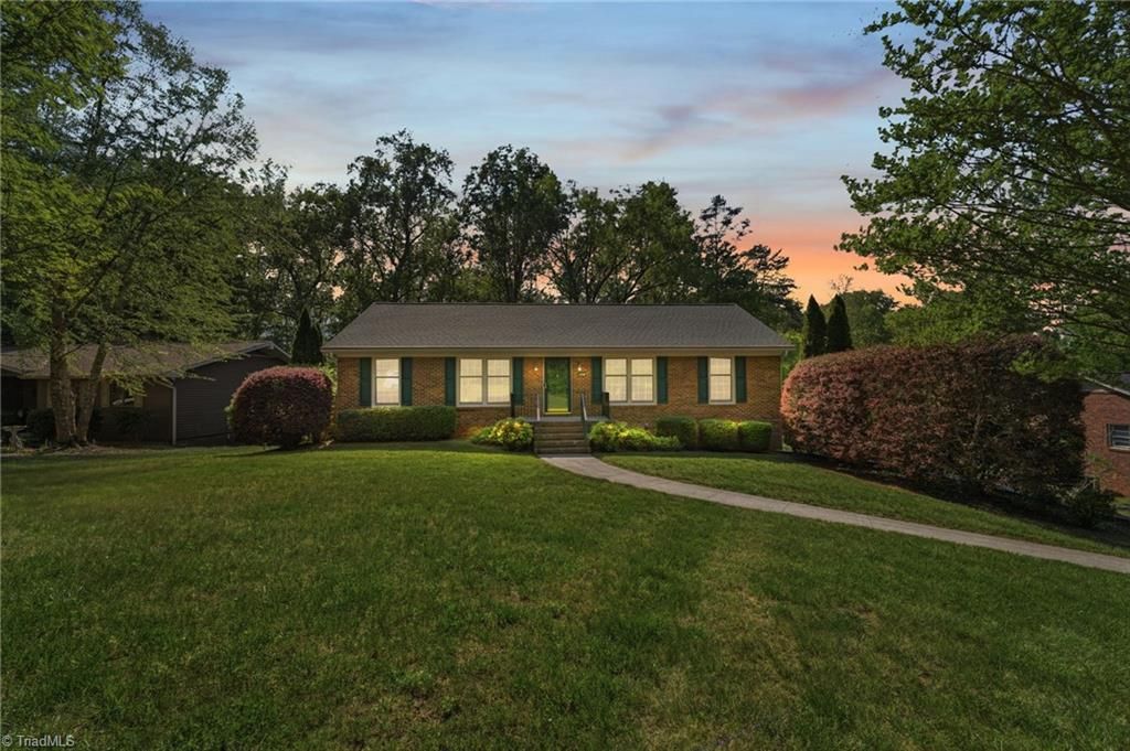 1714 Valley Brook Road, Clemmons, NC 27012