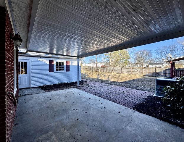 211 Church St, Loretto, TN 38469