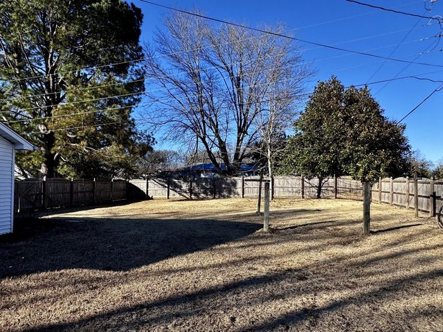 211 Church St, Loretto, TN 38469