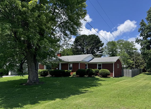 211 Church St, Loretto, TN 38469