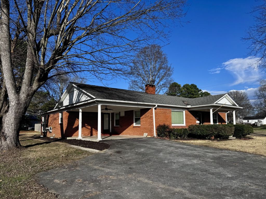 211 Church St, Loretto, TN 38469