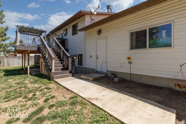 1131 N 575 W, Clinton, UT 84015