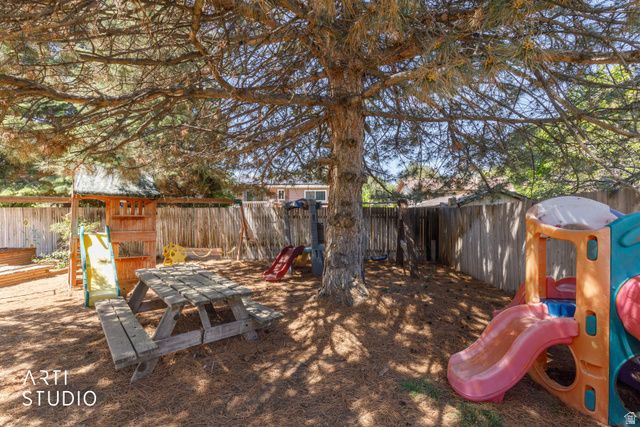1131 N 575 W, Clinton, UT 84015