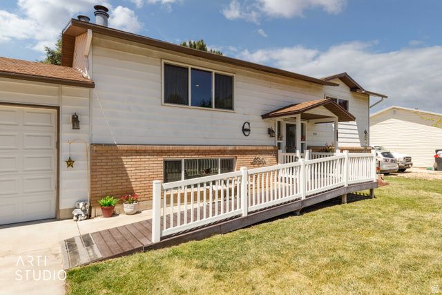 1131 N 575 W, Clinton, UT 84015