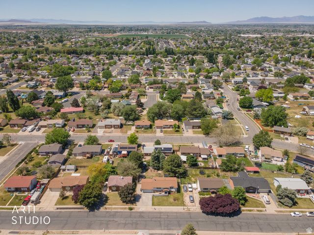 1131 N 575 W, Clinton, UT 84015