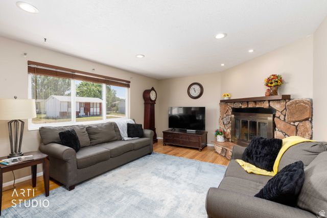 1131 N 575 W, Clinton, UT 84015