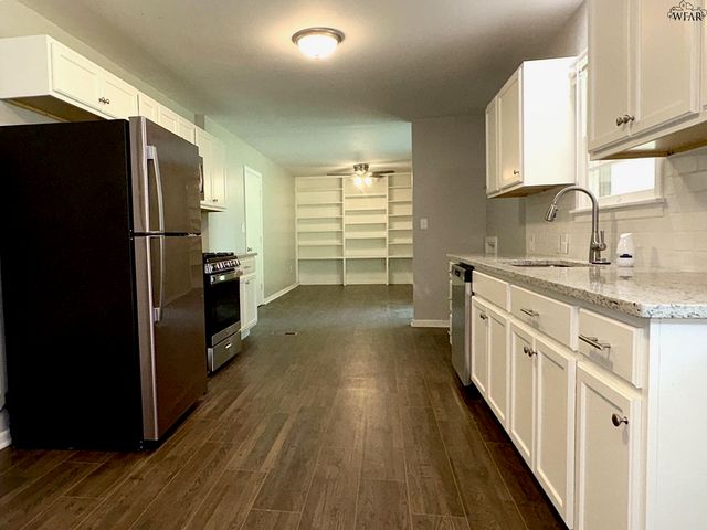 721 MAPLE STREET, Burkburnett, TX 76354