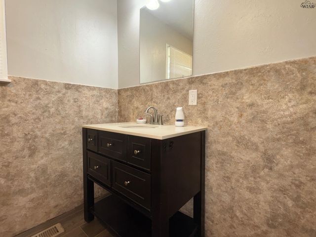 721 MAPLE STREET, Burkburnett, TX 76354