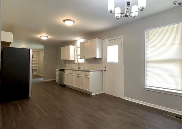 721 MAPLE STREET, Burkburnett, TX 76354