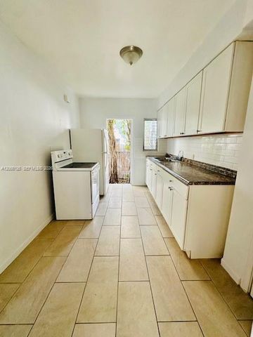 821 W 39th Street 2, Miami Beach, FL 33140
