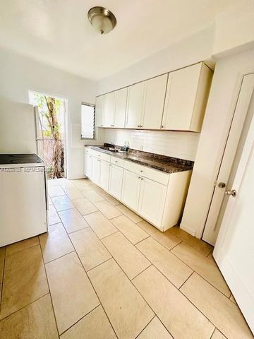 821 W 39th Street 2, Miami Beach, FL 33140