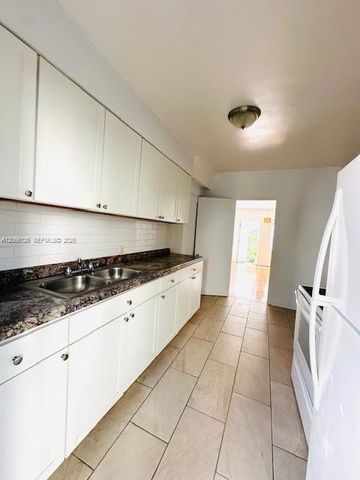 821 W 39th Street 2, Miami Beach, FL 33140