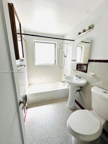 821 W 39th Street 2, Miami Beach, FL 33140