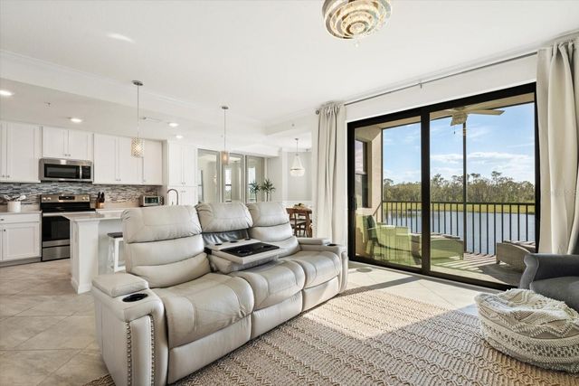 17704 GAWTHROP DRIVE 207, Bradenton, FL 34211