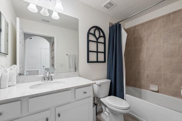 17704 GAWTHROP DRIVE 207, Bradenton, FL 34211