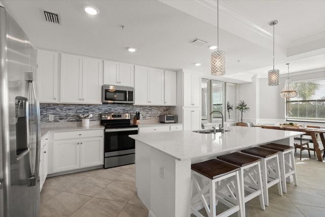 17704 GAWTHROP DRIVE 207, Bradenton, FL 34211