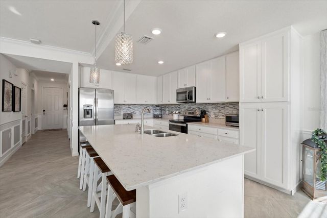 17704 GAWTHROP DRIVE 207, Bradenton, FL 34211